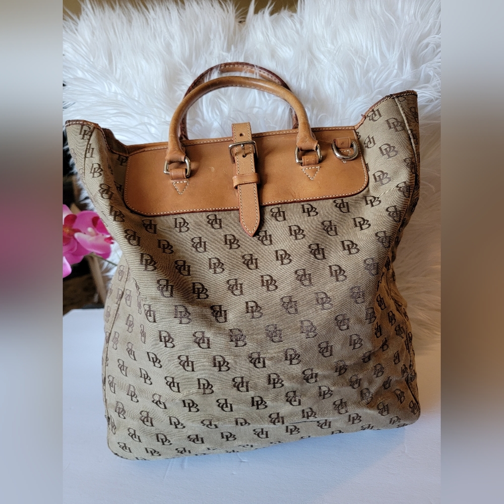 Rare Dooney & Bourke Brown Jacquard Canvas monogram Large envelope/Tote